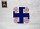 Финское знамя белое с голубой свастикой-хакаристи с 4 розовыми розами и золотым волком на синем фоне вверху у древка - знамя финского Охранного Корпуса (Шюцкора, Суоёласкунта)
