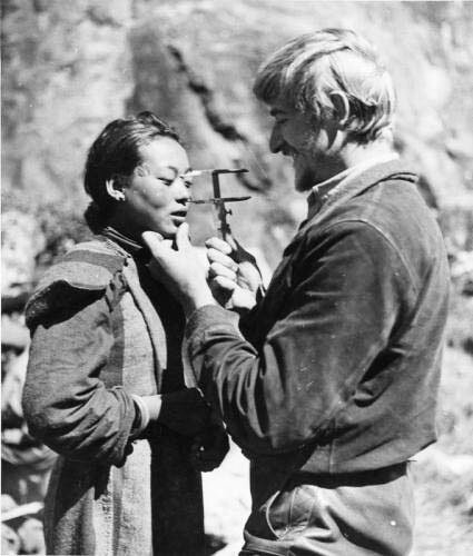 Бруно Бегер, антропологические замеры тибетской девушки